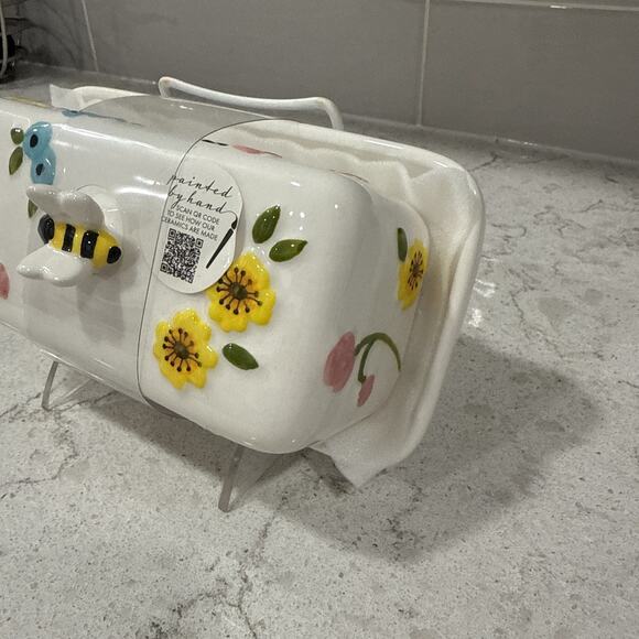 Lang by Design Butter Dish with Raised Flowers& 3D Bumblebee Handle Hand Painted - Picture 3 of 8